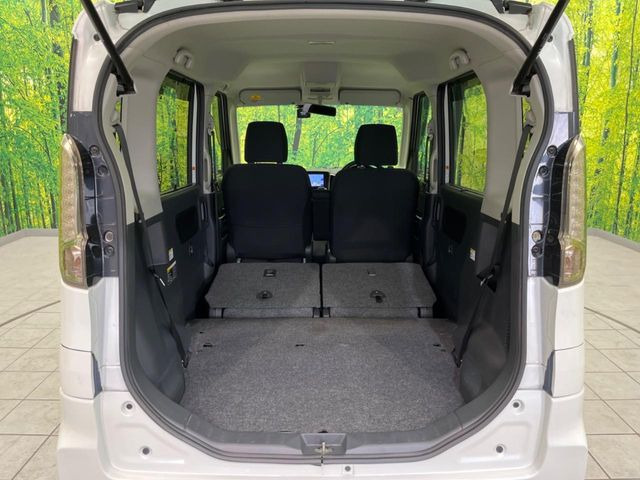 ���i�̂���������ʋ΁A���}���ɏ\���ȉ׎��X�y�[�X���m�ۂ��Ă���܂��B�Z�J���h�V�[�g��|���ƁA�傫�ȉו��̐ύڂ��\�ł���