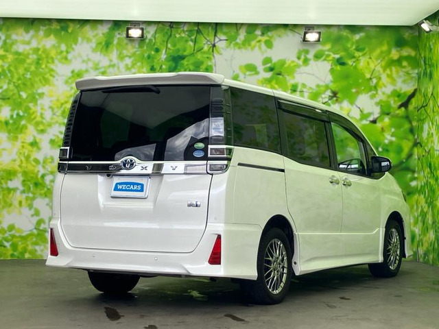 ヴォクシー1.8 ハイブリッド ZS 煌III