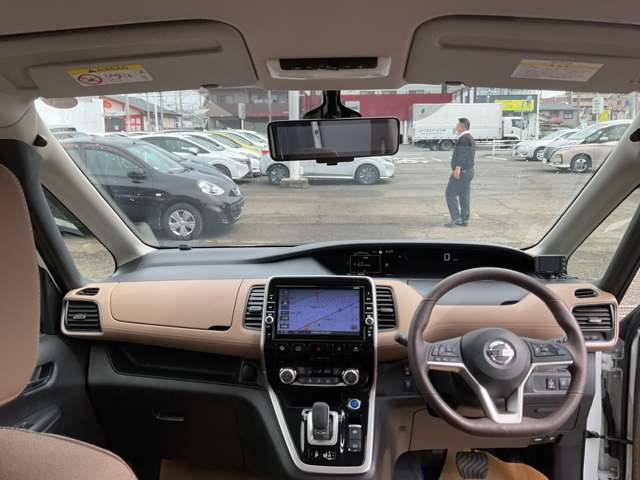 セレナ1.2 e-POWER ハイウェイスターV