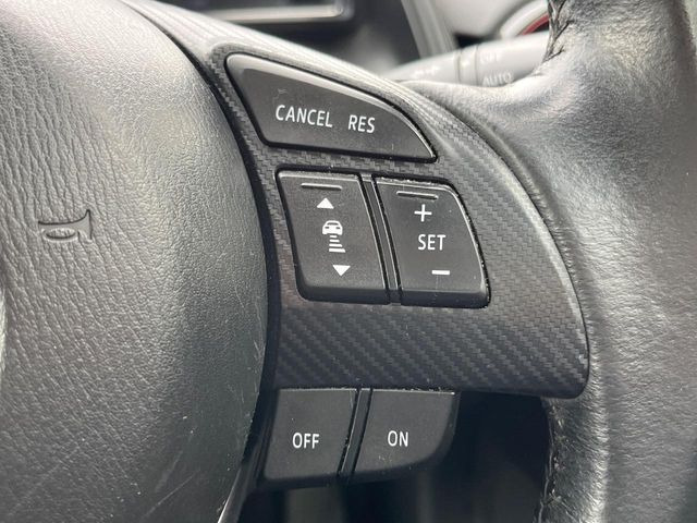 【マツダ・レーダークルーズコントロール】高速道路での長距離走行が楽に!自動で速度を保つクルーズコントロールが、衝突軽減システムと連携し、前方の車両を感知して車間を保つように速度調節してくれます!!