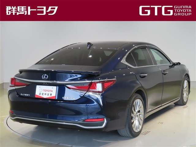 ES300h バージョンL