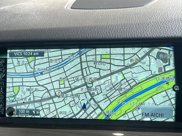 �������i�r:��̊��̂���i�r�́A����������ԓ������o���Ă���܂��BBluetooth�Đ��ȂǃI�[�f�B�I�@�\���[�����Ă���܂��̂ŁA�^�]�����y���߂܂���