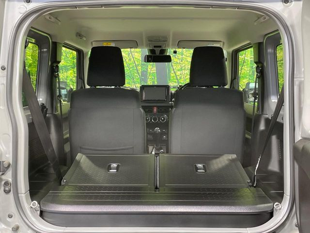 ���i�̂���������ʋ΁A���}���ɏ\���ȉ׎��X�y�[�X���m�ۂ��Ă���܂��B�Z�J���h�V�[�g��|���ƁA�傫�ȉו��̐ύڂ��\�ł���