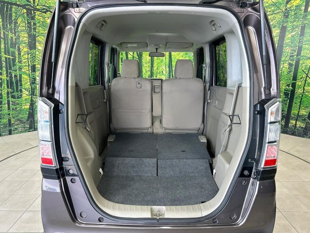 ���i�̂���������ʋ΁A���}���ɏ\���ȉ׎��X�y�[�X���m�ۂ��Ă���܂��B�Z�J���h�V�[�g��|���ƁA�傫�ȉו��̐ύڂ��\�ł���