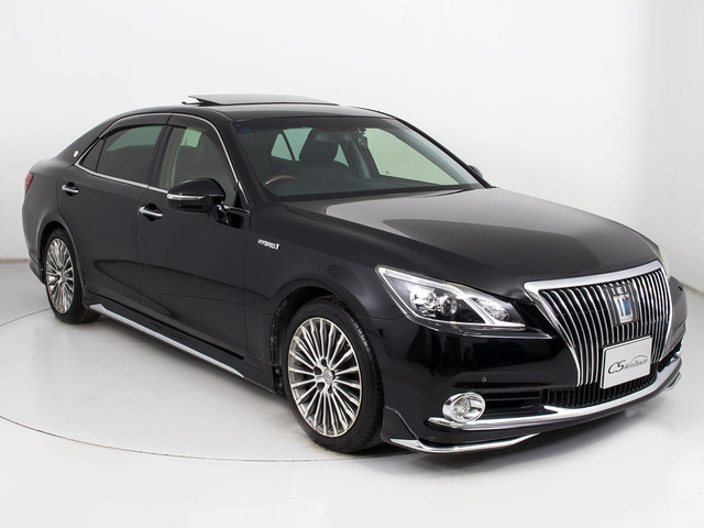 フルエアロが装着されています!お好みはいかがですか?今付いているデザイン以外にも、各ブランドのエアロを格安にてお取付け出来ます!又、エアロを外してノーマル状態にする事も出来ます!!