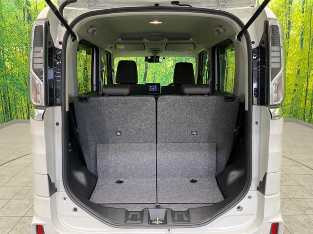 ���i�̂���������ʋ΁A���}���ɏ\���ȉ׎��X�y�[�X���m�ۂ��Ă���܂��B�Z�J���h�V�[�g��|���ƁA�傫�ȉו��̐ύڂ��\�ł���