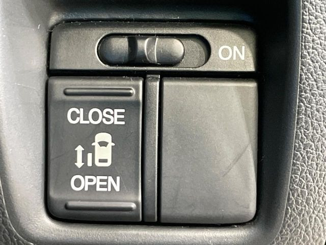 �y�p���[�X���C�h�h�A�z�X�}�[�g�L�[��^�]�Ȃ̃X�C�b�`�ŃX���C�h�h�A�̊J���\���d��������͂����ăh�A���J����K�v�������A���������q�l�ł��A�d���ו��������Ă��鎞�����N�ɊJ���߂ł��܂���