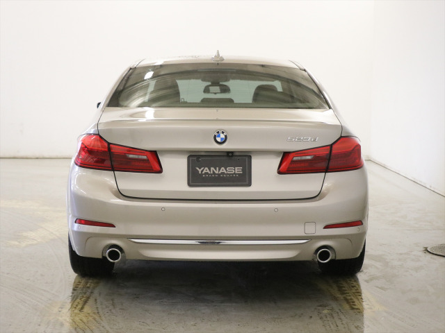 5シリーズセダン523d