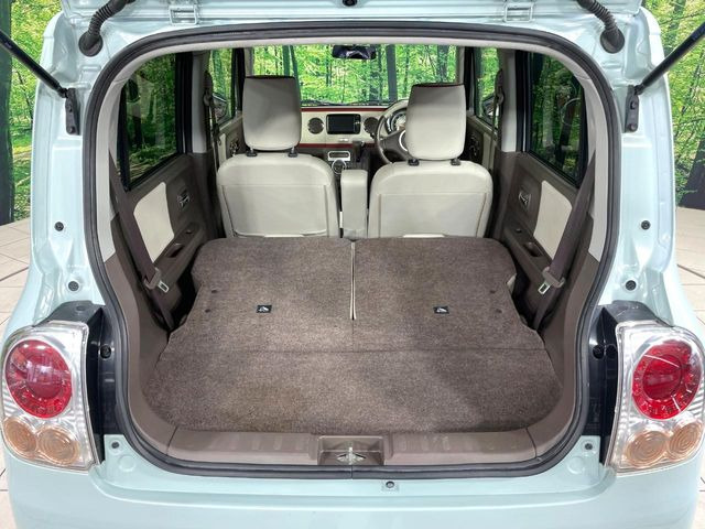 ���i�̂���������ʋ΁A���}���ɏ\���ȉ׎��X�y�[�X���m�ۂ��Ă���܂��B�Z�J���h�V�[�g��|���ƁA�傫�ȉו��̐ύڂ��\�ł���