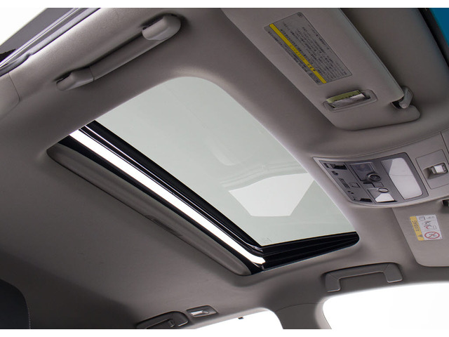 �l�C�����̃T�����[�t���t���Ă��܂�!�㉺�`���g�ɑO��X���C�h�@�\���t���Ă��܂��̂ŁA�l�X�ȃh���C�u�V�[���Ŋ��􂵂Ă���܂�!!�J��������ԓ���Ԃ͋C�����������ł���!����̊����Ă݂ĉ�����!