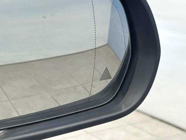 ���u���C���h�A�V�X�g�Z���T�[:���p����̎Ԃ����m���A�h���C�o�[���Ԑ��ύX���s���ۂɁA�x�����Ƌ��ɒ��ӂ𑣂��Ă������S�x���@�\�ł�!