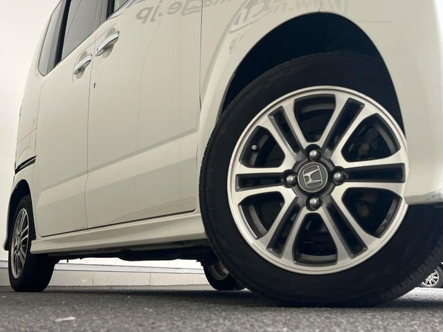 �y����14�C���`�A���~�z�C�[���z�O�ςɃ}�b�`���������A���~�z�C�[���𑕒����Ă���܂��B�e��ЊO�A���~�z�C�[����A�X�^�b�h���X�^�C�����戵�����Ă���܂��B���񂲑��k����������