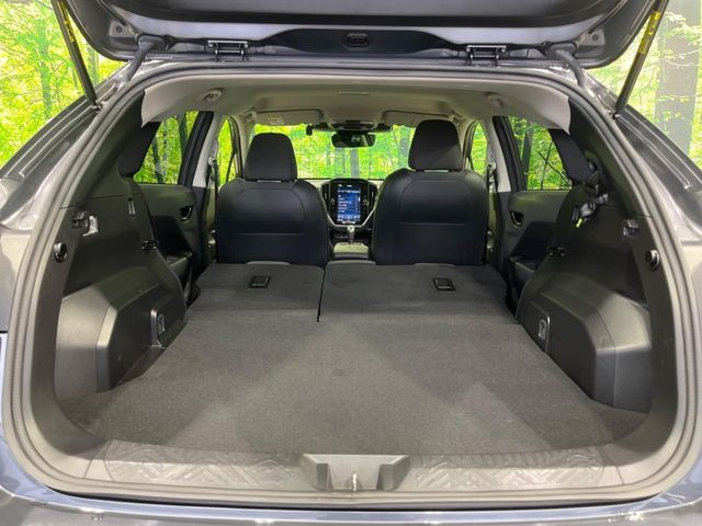 後席を格納すると、これだけの広さが!シーンに合わせたシートアレンジで、大きな荷物も積むことが出来ます♪