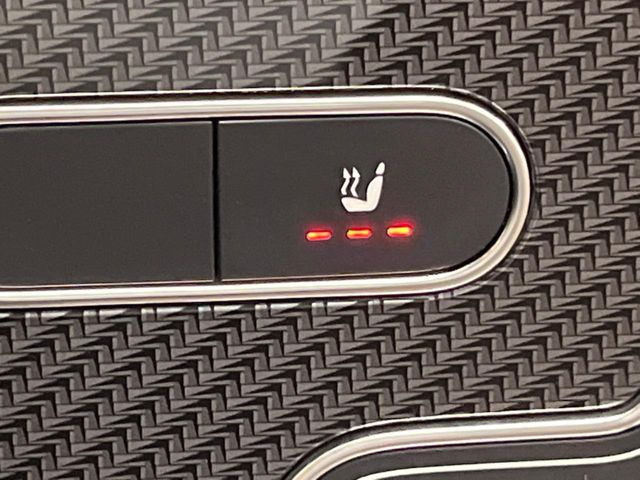 ���t�����g�V�[�g�q�[�e�B���O:�^�]�ȁE����ȋ��ɎO�i�K�Œ��߂��\�ȃV�[�g�q�[�^�[�𑕔����Ă���܂��B�G�߂��킸���K�ɂ��g�p���������܂��B