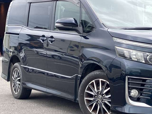 ヴォクシー2.0 ZS 4WD