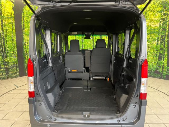 ���i�̂���������ʋ΁A���}���ɏ\���ȉ׎��X�y�[�X���m�ۂ��Ă���܂��B�Z�J���h�V�[�g��|���ƁA�傫�ȉו��̐ύڂ��\�ł���