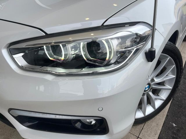 ��LED�w�b�h���C�g:������LED�w�b�h���C�g�ŁA���S�^�]���x����ǍD�Ȏ��E��!