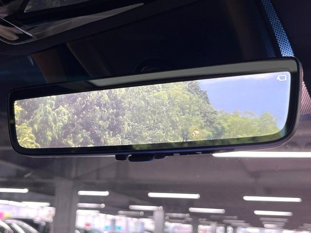 【デジタルインナーミラー】カメラが撮影した車両後方の映像をルームミラー内に表示。クリアな視界で状況の確認が可能です!※ドラレコ機能ご利用には別途SDカードをご用意いただく場合があります。