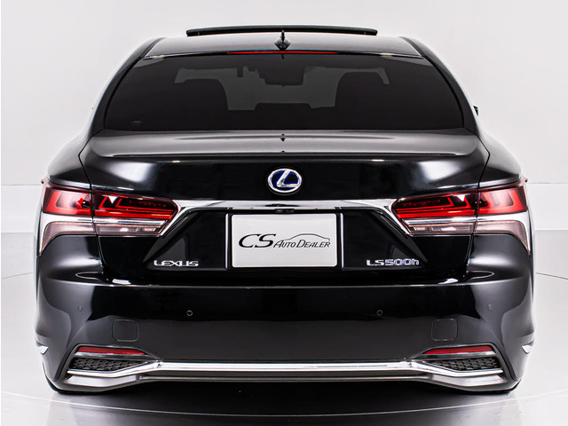 アクセル踏み間違い防止機能付きの障害物センサーもございます