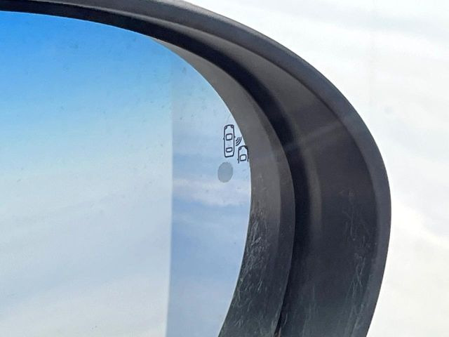 ���u���C���h�A�V�X�g�Z���T�[:���p����̎Ԃ����m���A�h���C�o�[���Ԑ��ύX���s���ۂɁA�x�����Ƌ��ɒ��ӂ𑣂��Ă������S�x���@�\�ł�!