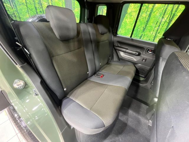 ���i���ȃI���W�i���t���A�}�b�g���I�v�V�����ɂĂ��p�ӂ��Ă���܂��B���D���ȃf�U�C����J���[�����Ԃɍ��킹�đI��ł����������Ƃ��ł��܂���