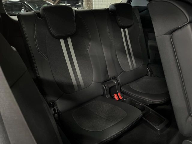 ●3列目も気になるようなキズ・汚れやへたり等、大きなダメージはなく、良好な状態です。