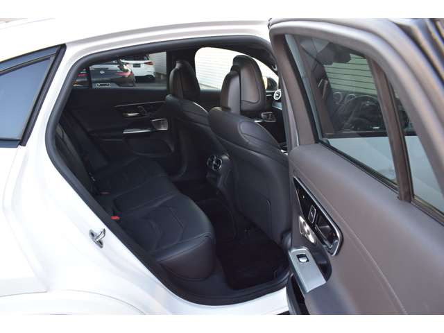 GLCクーペAMG GLC43 4マチック (BSG搭載モデル) 4WD