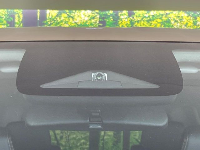 �y�z���_�Z���V���O�z���s���ɑO���̎ԗ�����F�����A�Փ˂������Ȏ��͌x��ƃu���[�L�ŏՓˉ���Ɣ�Q�y�����A�V�X�g�B�����S�Ƀh���C�u�����y���݂��������܂��B