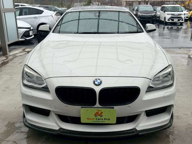 当店在庫は外装、内装クリーニング後に展示し、併せて事故修復歴の有無、メーター改ざん歴の有無も第三者機関による検査を全台実施しております。車検、整備、鈑金塗装も自社で対応できますのでご安心ください。