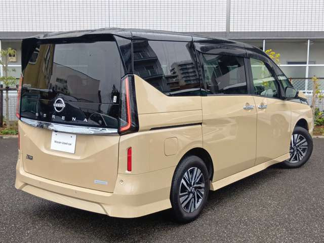 セレナ2.0 ハイウェイスターV 4WD