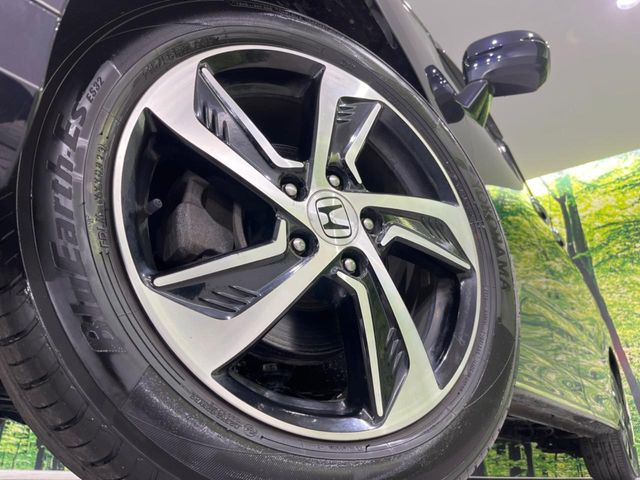 �y����17�C���`�A���~�z�C�[���z�O�ςɃ}�b�`���������A���~�z�C�[���𑕒����Ă���܂��B�e��ЊO�A���~�z�C�[����A�X�^�b�h���X�^�C�����戵�����Ă���܂��B���񂲑��k����������