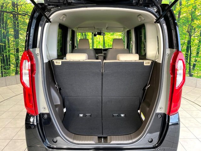 ���i�̂���������ʋ΁A���}���ɏ\���ȉ׎��X�y�[�X���m�ۂ��Ă���܂��B�Z�J���h�V�[�g��|���ƁA�傫�ȉו��̐ύڂ��\�ł���