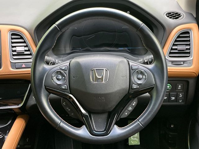 �y�����v�����X�e�A�����O�z�㎿�Ȋv���g�p���邱�ƂŁA��ɂ����������݂ƂĂ��^�]���₷���n���h���ł���