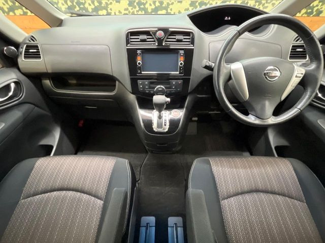 セレナ2.0 ハイウェイスター S-HYBRID