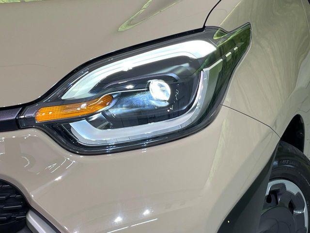 �yLED�w�b�h���C�g�z���V����ԑ��s�����ǍD�Ȏ��E���m�ۂ����S���ĉ^�]�ł��鍂�P�xLED�w�b�h���C�g�𑕔�!�_�����x�������A����d�͂��}�����Ă��܂��B