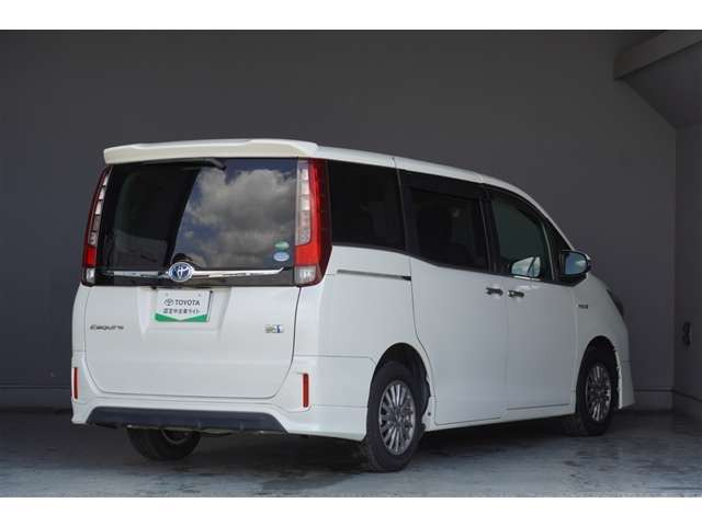 エスクァイアハイブリッド1.8 Gi