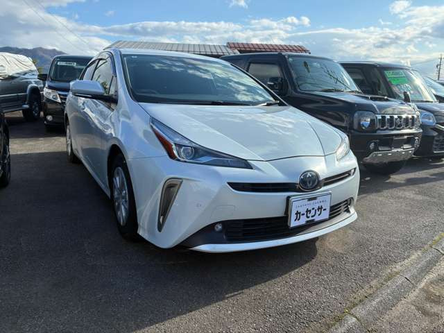 プリウス1.8 S セーフティ プラスII E-Four 4WD