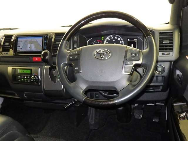 ハイエースバン