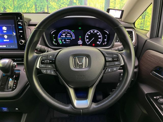 �y�����v�����X�e�A�����O�z�㎿�Ȋv���g�p���邱�ƂŁA��ɂ����������݂ƂĂ��^�]���₷���n���h���ł���