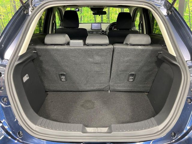 ���i�̂���������ʋ΁A���}���ɏ\���ȉ׎��X�y�[�X���m�ۂ��Ă���܂��B�Z�J���h�V�[�g��|���ƁA�傫�ȉו��̐ύڂ��\�ł���