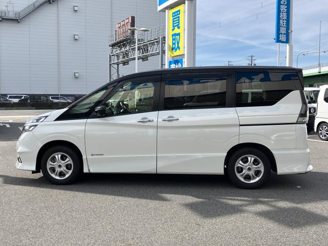 セレナ1.2 e-POWER ハイウェイスターV