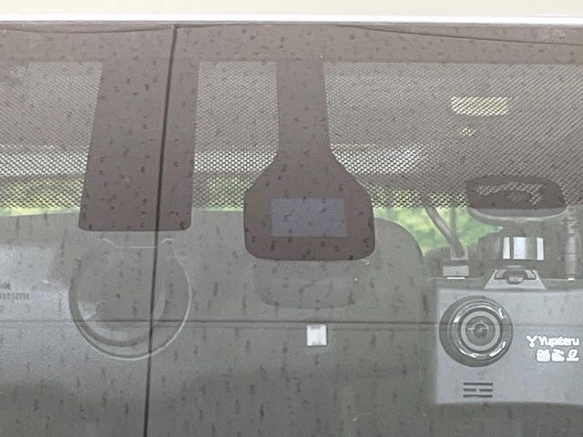 �y�v���N���b�V���Z�[�t�e�B�z�O���̎ԗ��������m���A�Փ˂������Ȏ��͌x��Œ��ӂ𑣂��A�u���[�L�𓥂ޗ͂��T�|�[�g�B�u���[�L�𓥂߂Ȃ������ꍇ�͏Փ˔�Q�y���u���[�L���쓮�A�Փˉ�����T�|�[�g���܂��B