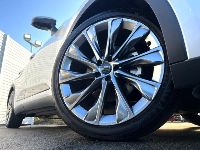 �y����21�C���`�A���~�z�C�[���z�O�ςɃ}�b�`���������A���~�z�C�[���𑕒����Ă���܂��B�e��ЊO�A���~�z�C�[����A�X�^�b�h���X�^�C�����戵�����Ă���܂��B���񂲑��k����������