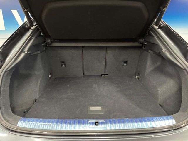 ●トランクルーム:趣味が広がる収容スペース!これだけの広さがあればお買い物やレジャーなどにも最適です!使用感も少なくきれいな状態を維持しております。