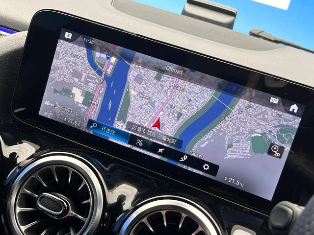 ●純正ナビ:一体感のあるナビは、高級感ある車内を演出してくれます。オーディオ機能も充実しておりますので、運転もより楽しめます♪