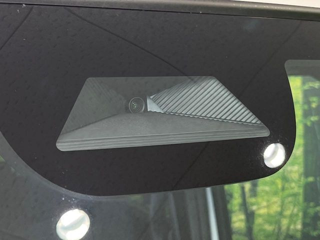 �y�z���_�Z���V���O�z���s���ɑO���̎ԗ�����F�����A�Փ˂������Ȏ��͌x��ƃu���[�L�ŏՓˉ���Ɣ�Q�y�����A�V�X�g�B�����S�Ƀh���C�u�����y���݂��������܂��B