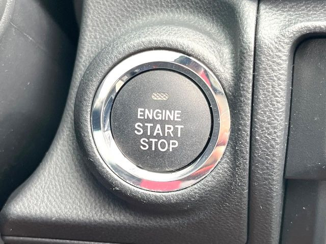 �y�A�N�Z�X�L�[&�v�b�V���X�^�[�g�z�J�o����|�P�b�g�ɓ��ꂽ�܂܂ł��h�A�̎{���E�������\�ȃX�}�[�g�L�[�𑕔��B�G���W���̃I���E�I�t�����J�M�����o���K�v�������A�{�^�����v�b�V�����邾����OK��