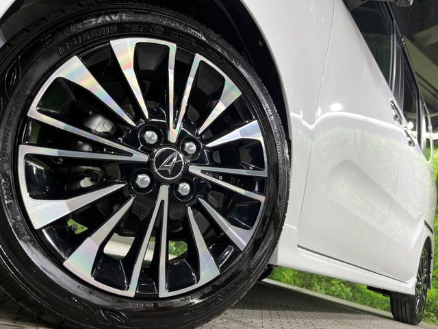 �y����15�C���`�A���~�z�C�[���z�O�ςɃ}�b�`���������A���~�z�C�[���𑕒����Ă���܂��B�e��ЊO�A���~�z�C�[����A�X�^�b�h���X�^�C�����戵�����Ă���܂��B���񂲑��k����������