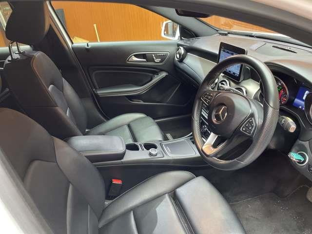 GLAクラスGLA220 4マチック 4WD