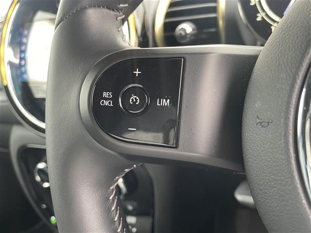 ミニクラブマンクーパー アントールド エディション DCT